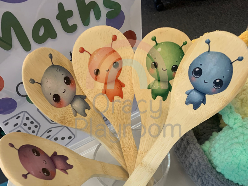 Five Little Men in a Flying Saucer: Five and Ten Frames Pack